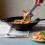 Tigaie Wok din fonta cu maner Chef Collection Lodge 31 cm L-C12W